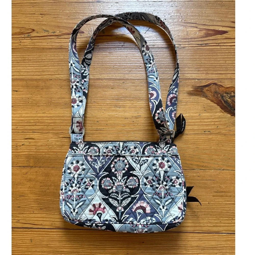 Vera Bradley Crossbody Bag Women Blue Floral Quilted Moonlight Garden SIZE Small